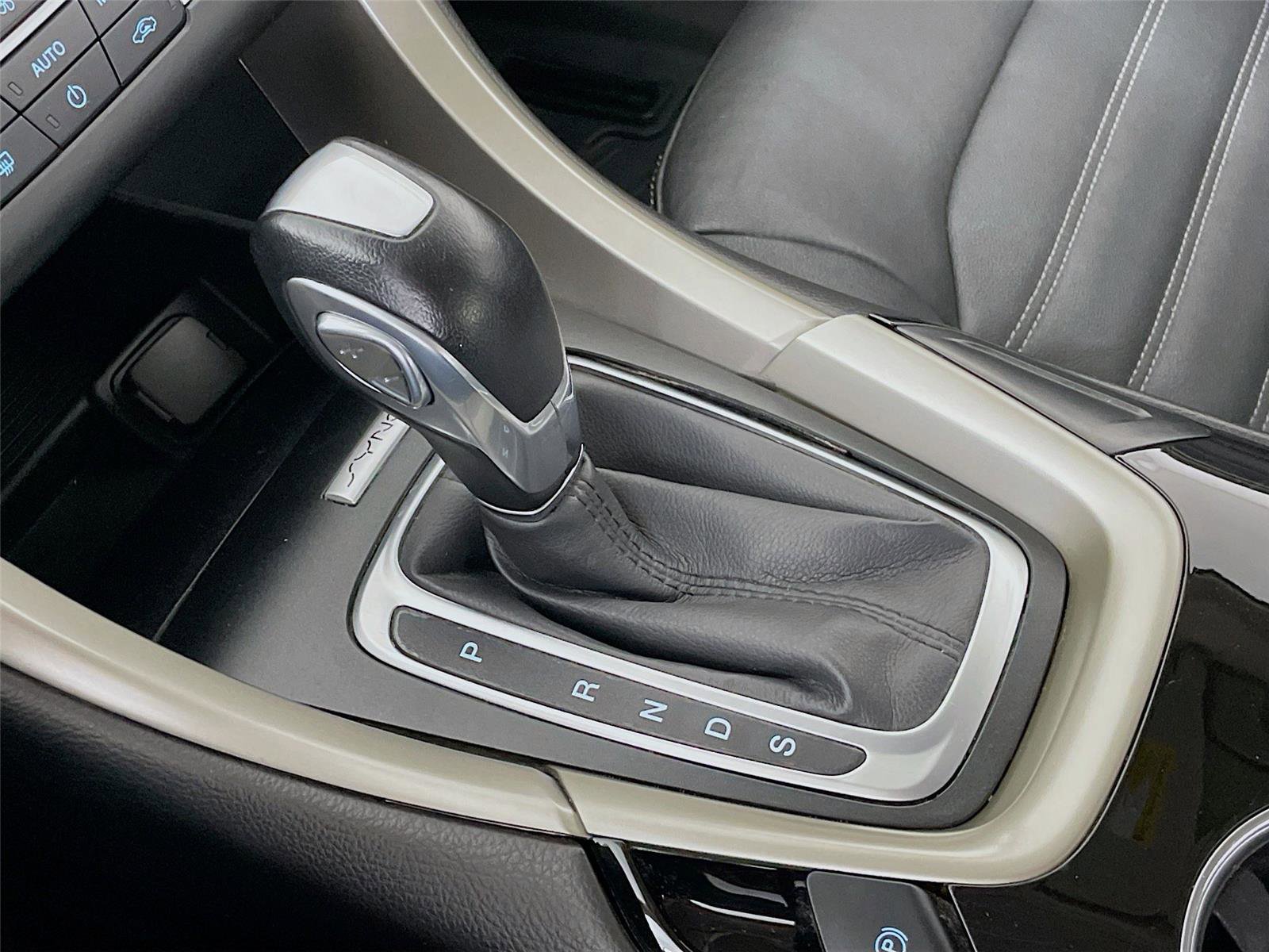 Used 2016 Ford Fusion SE w/ Equipment Group 202A FWD image 20