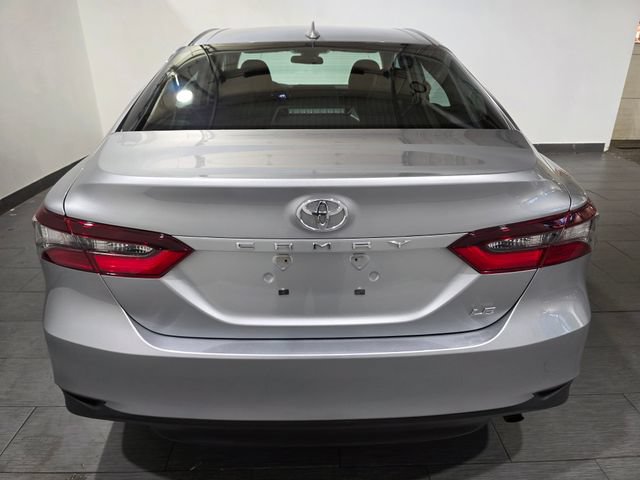 Used 2024 Toyota Camry LE FWD image 4