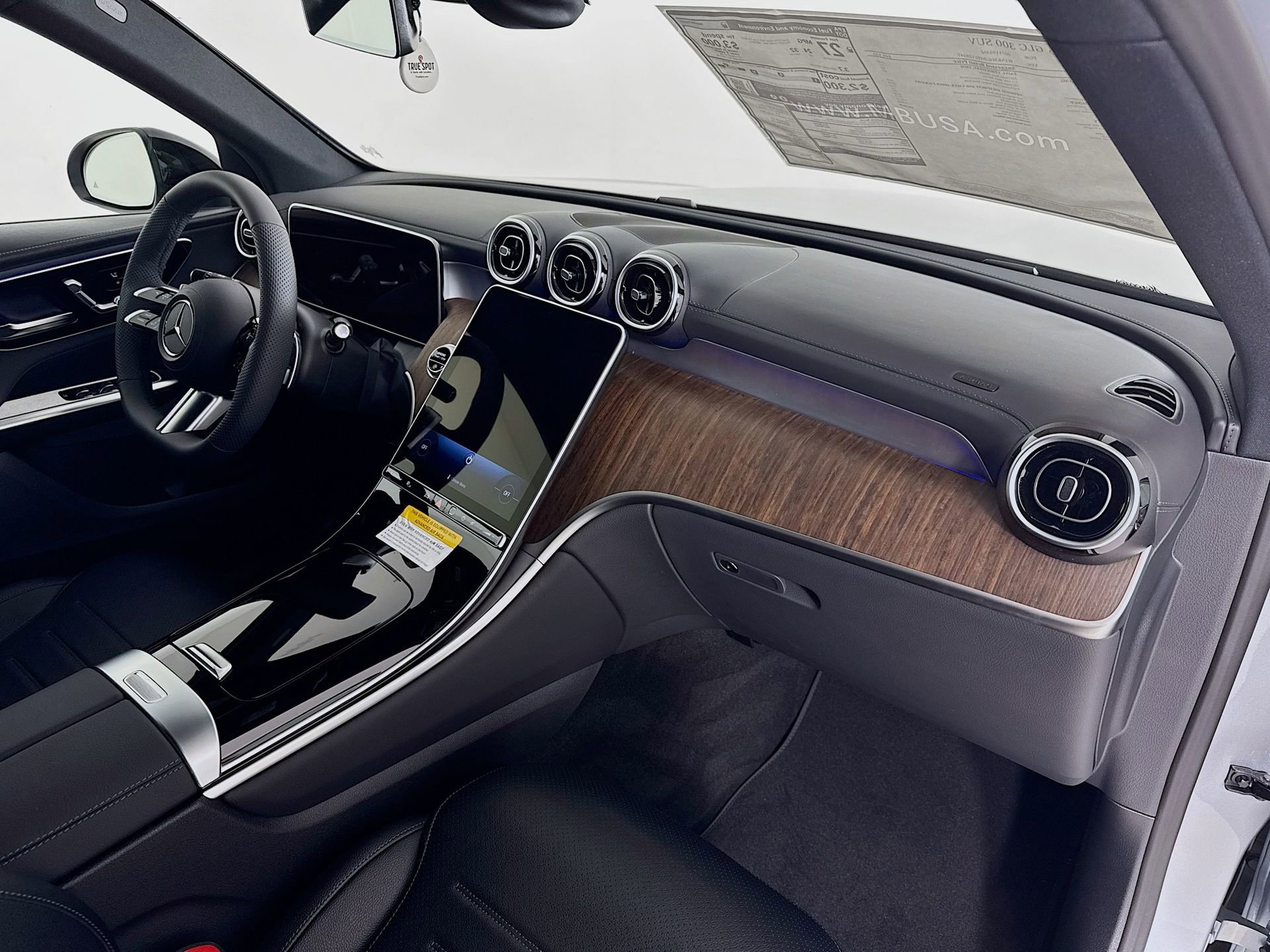 New 2026 Mercedes-Benz GLC 300 image 30