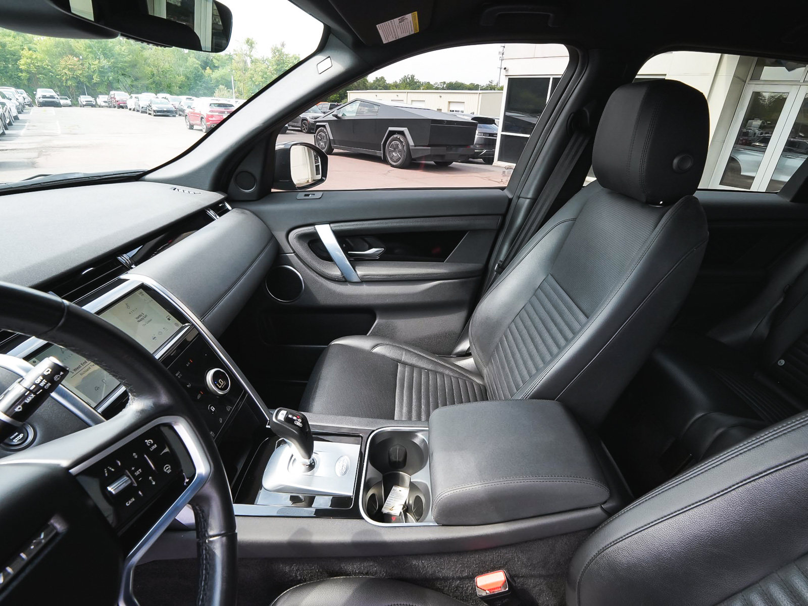 Used 2023 Land Rover Discovery Sport S AWD/4WD image 32
