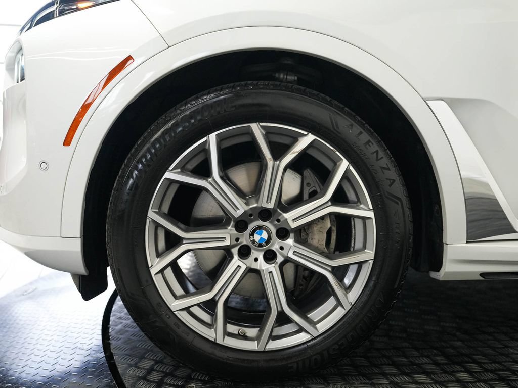 Used 2024 BMW X7 xDrive40i AWD/4WD image 9