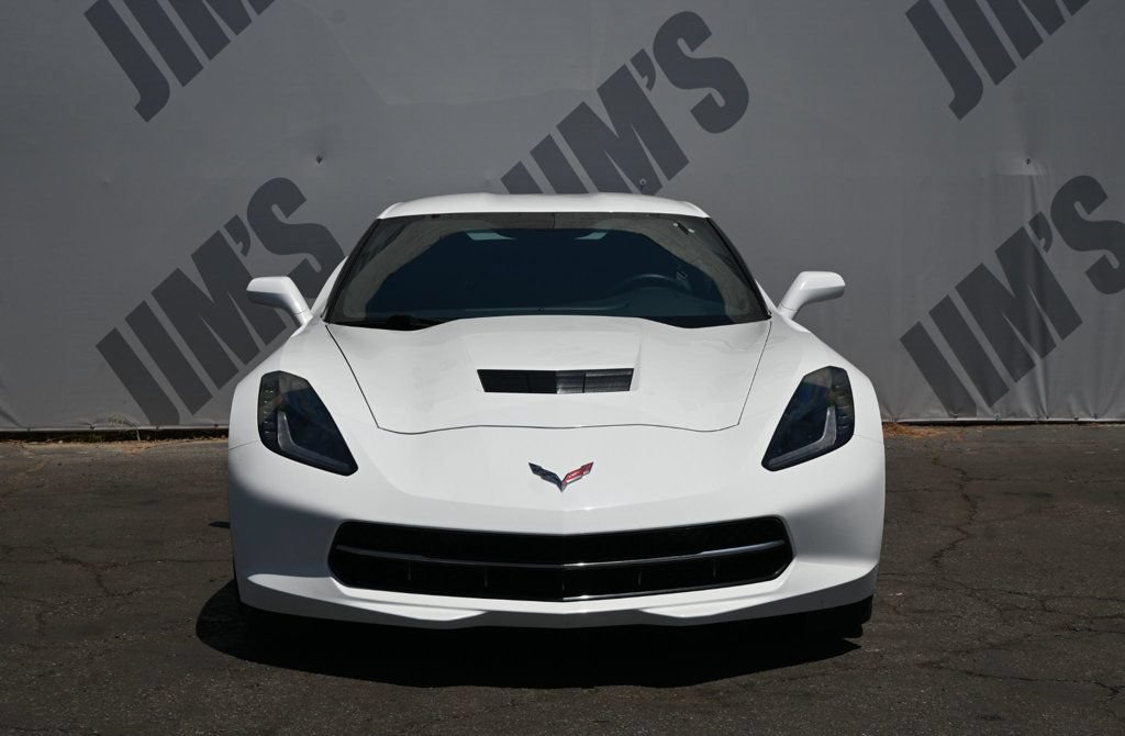 Used 2016 Chevrolet Corvette Stingray Coupe RWD image 2