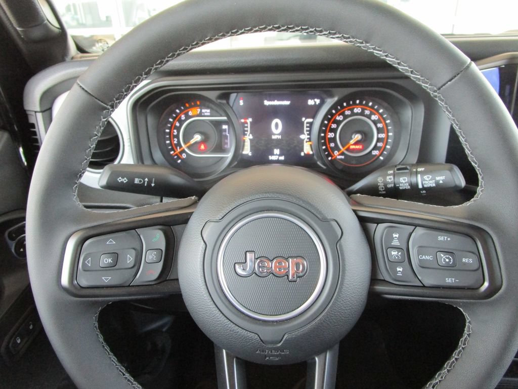 Used 2025 Jeep Wrangler Sport AWD/4WD image 28