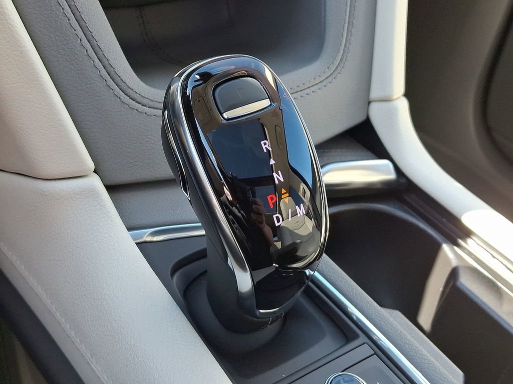 New 2026 Cadillac XT5 Premium Luxury w/ LPO, Floor Liner Package image 7