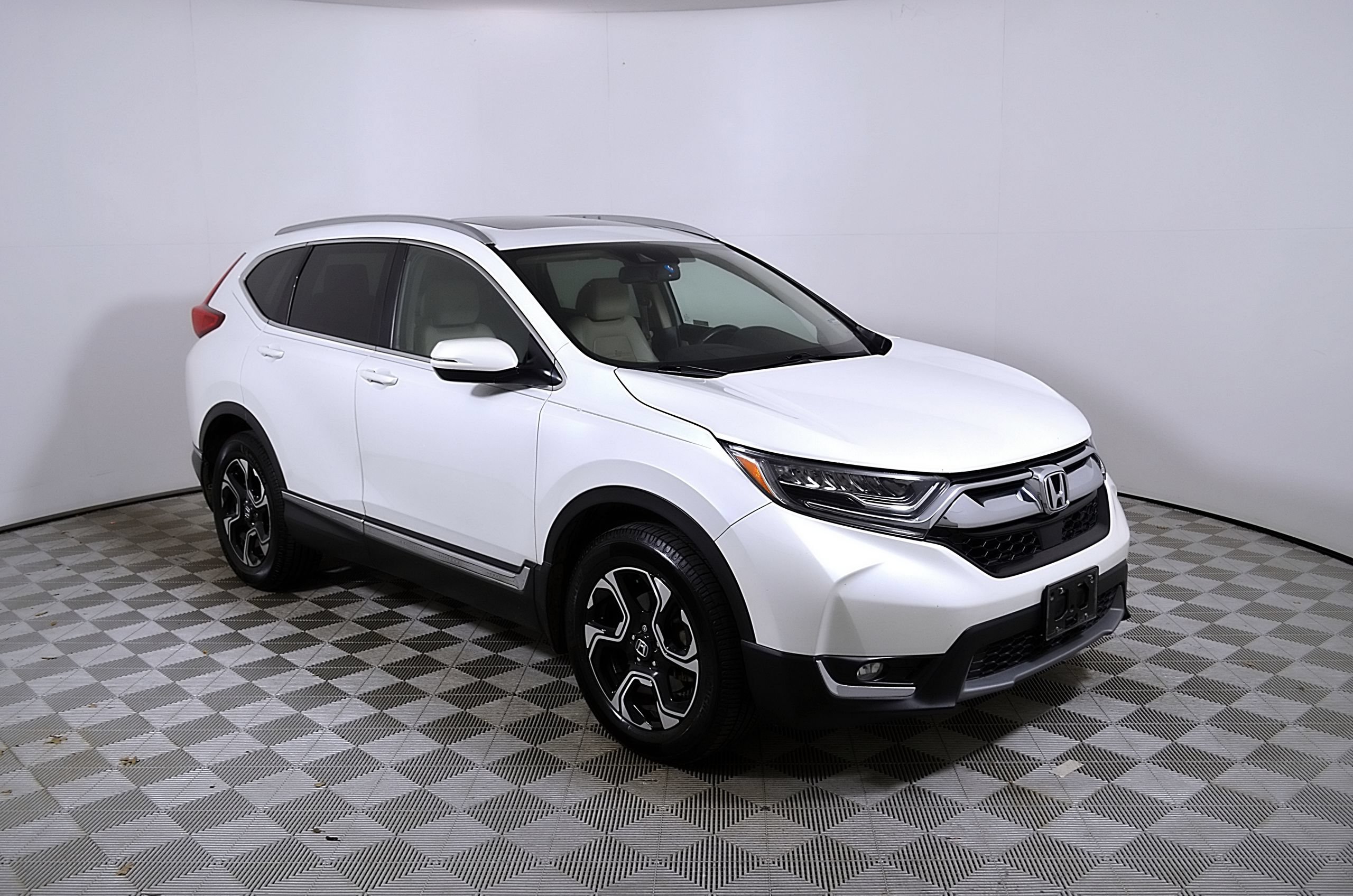 Used 2018 Honda CR-V Touring image 6