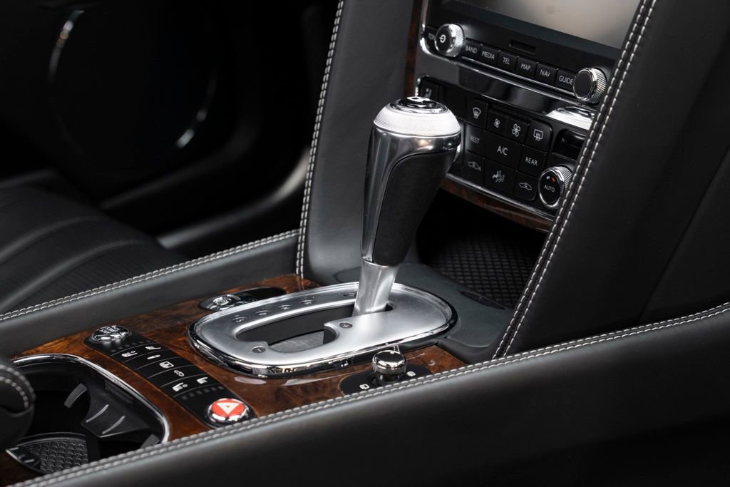 Used 2014 Bentley Flying Spur W12 image 38