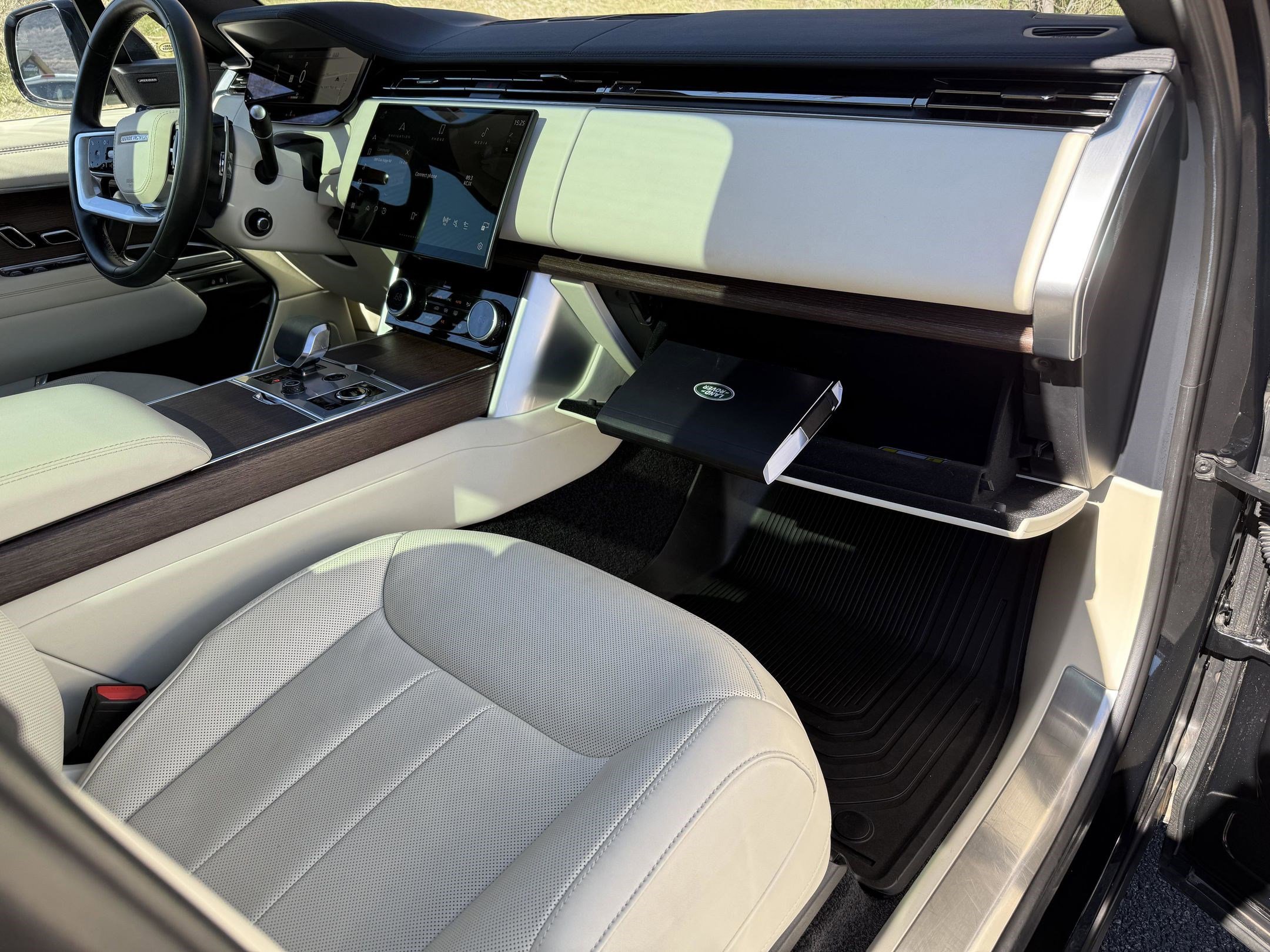 Certified 2023 Land Rover Range Rover SE image 40