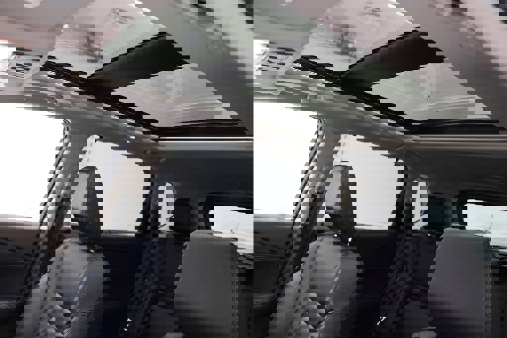 Used 2023 Nissan Rogue SV w/ SV Premium Package image 16