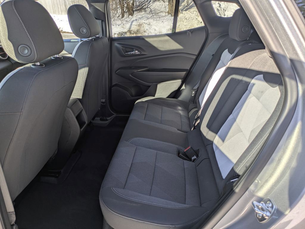 Certified 2025 Chevrolet Trax RS w/ Sunroof Package image 30