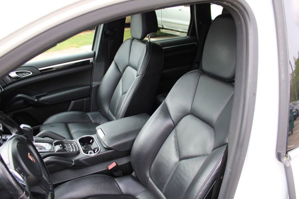 Used 2014 Porsche Cayenne Platinum Edition AWD/4WD image 23
