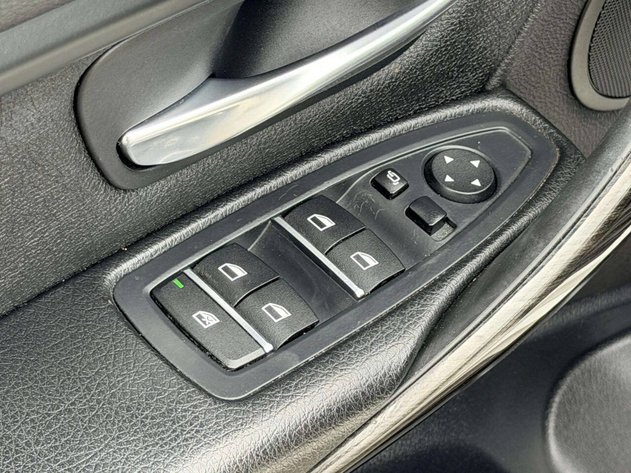 Used 2018 BMW 320i xDrive Sedan AWD/4WD image 15