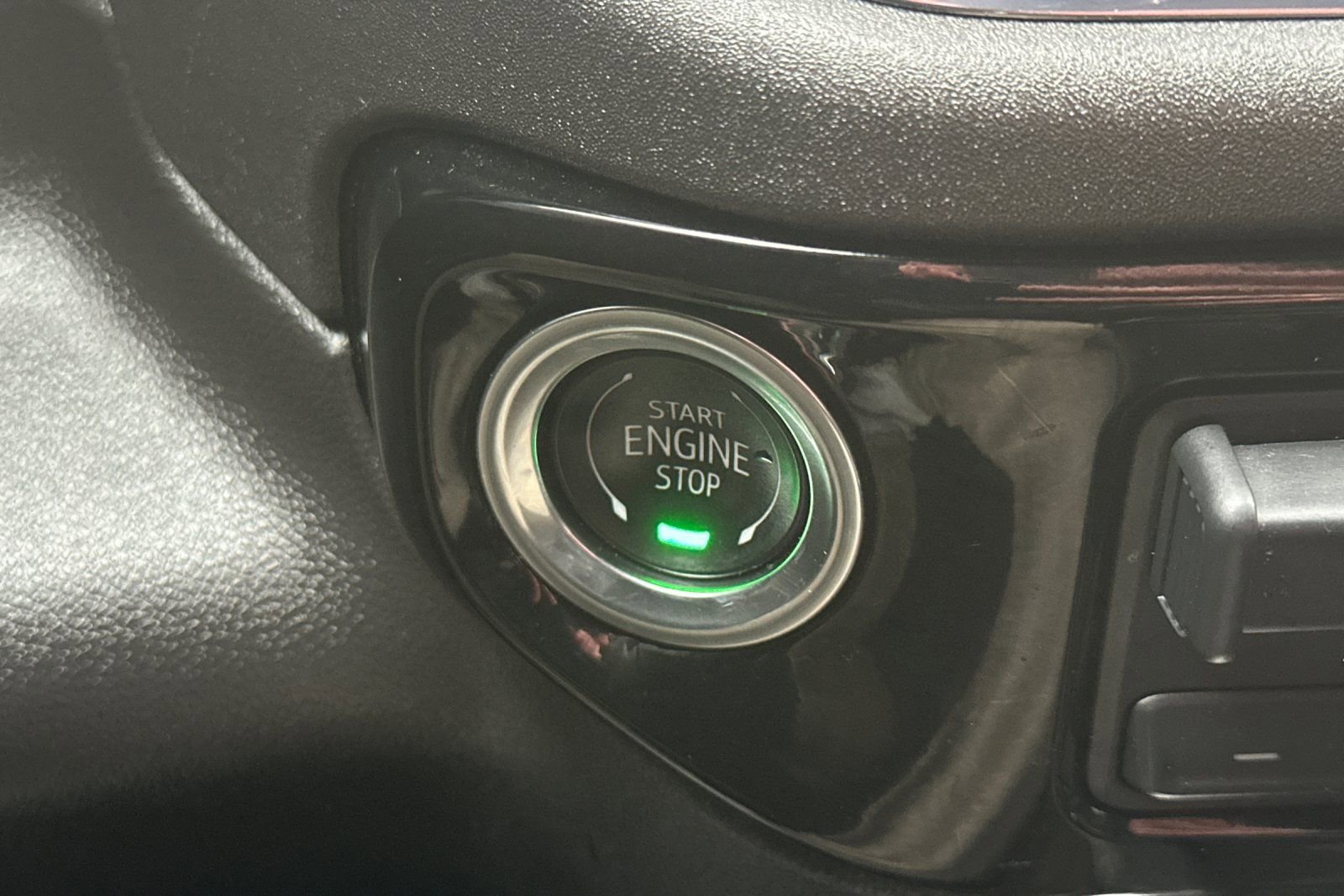 Used 2024 GMC Sierra 1500 SLT w/ SLT Premium Plus Package AWD/4WD image 29