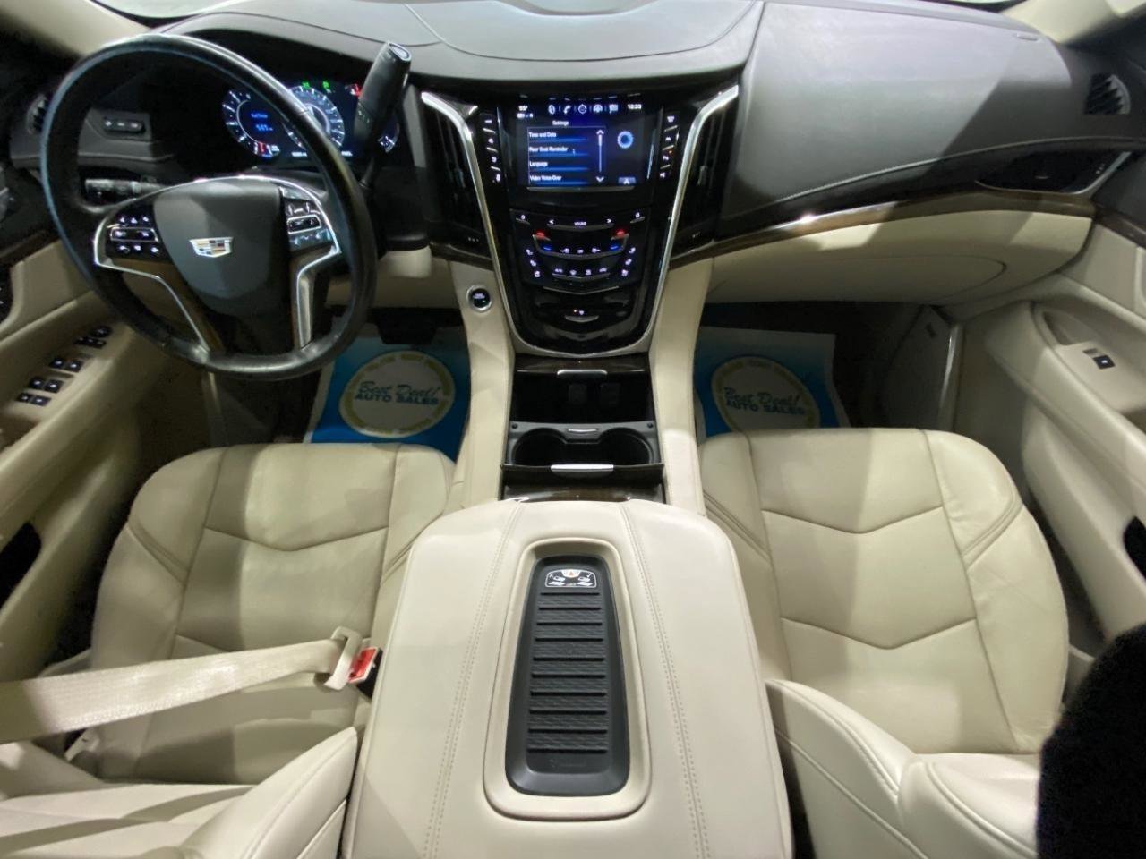 Used 2020 Cadillac Escalade Premium Luxury image 18
