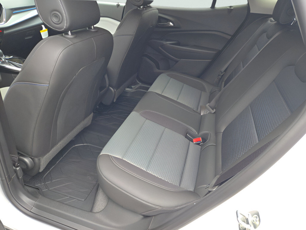Certified 2026 Chevrolet Trax LT w/ LT Convenience Package FWD image 22