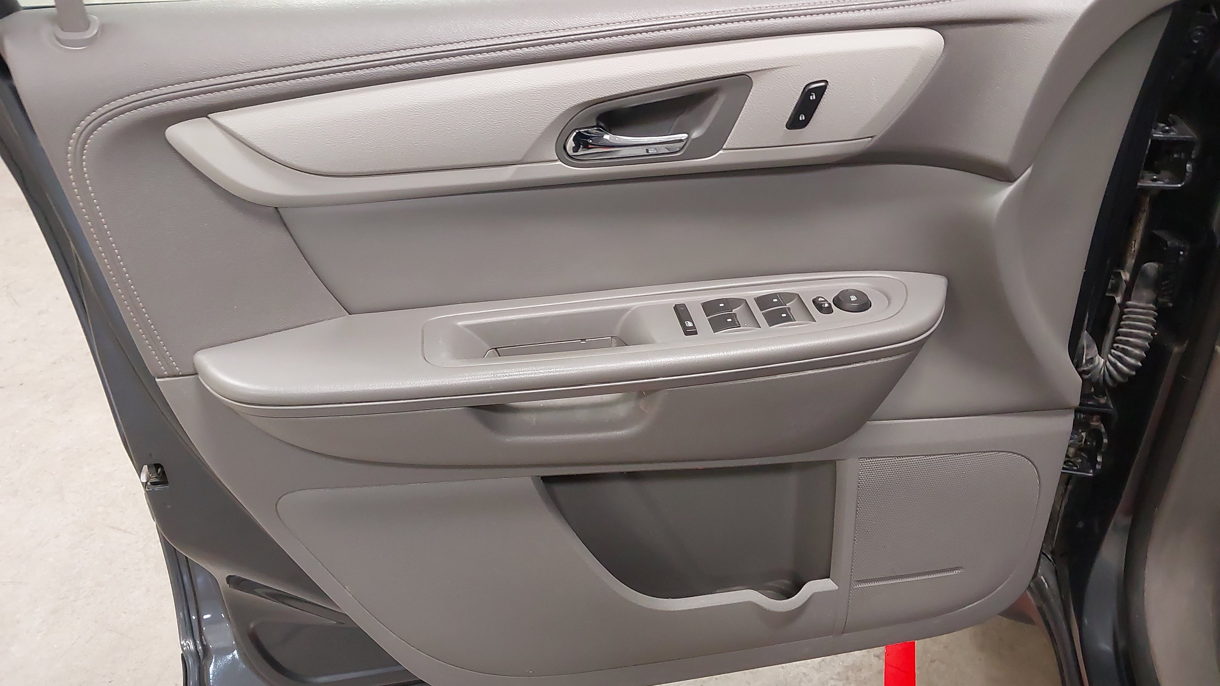 Used 2014 Chevrolet Traverse LS FWD image 24