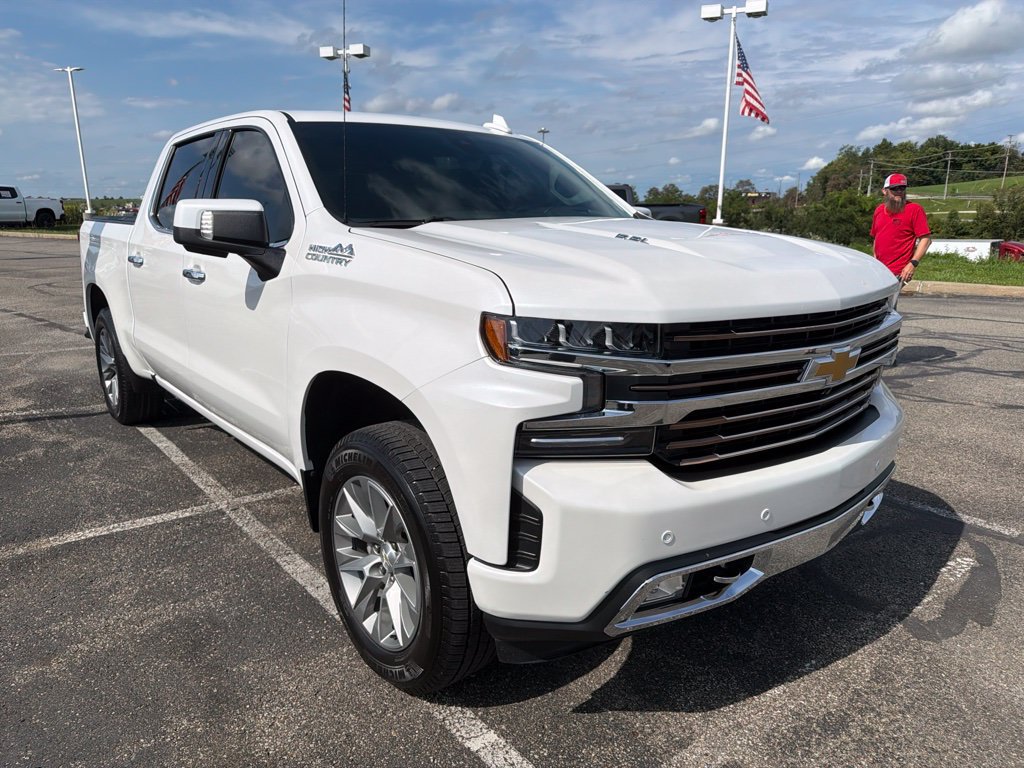 Used 2019 Chevrolet Silverado 1500 High Country w/ Technology Package AWD/4WD image 4