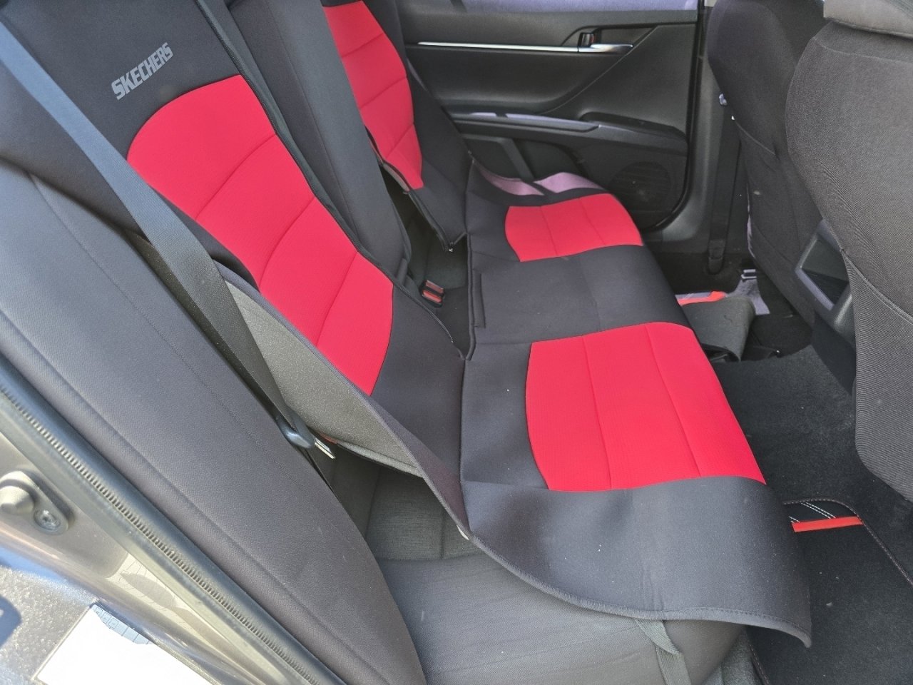 Used 2021 Toyota Camry LE FWD image 15