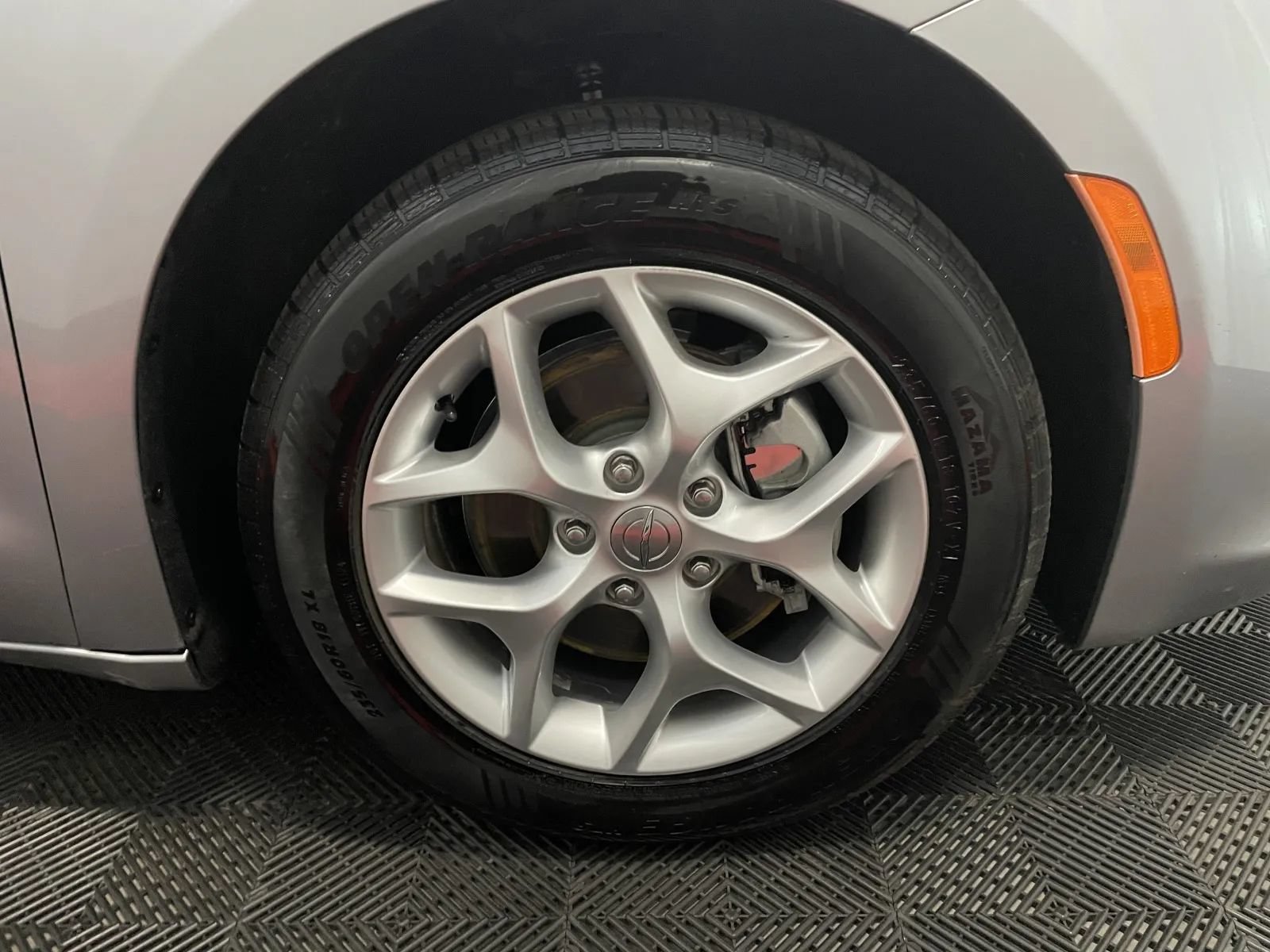 Used 2020 Chrysler Pacifica Limited FWD image 19