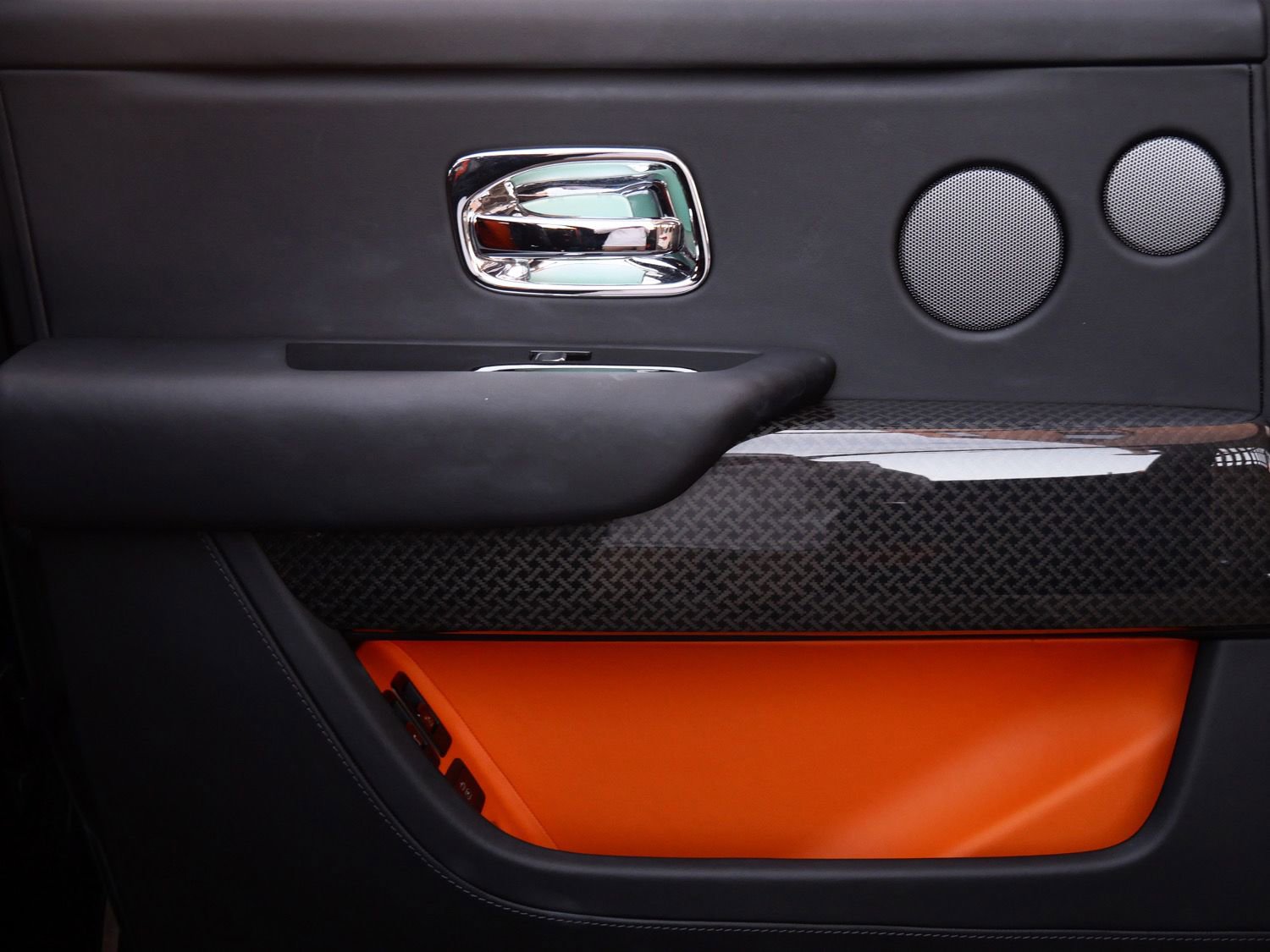 Used 2024 Rolls-Royce Cullinan Black Badge image 10