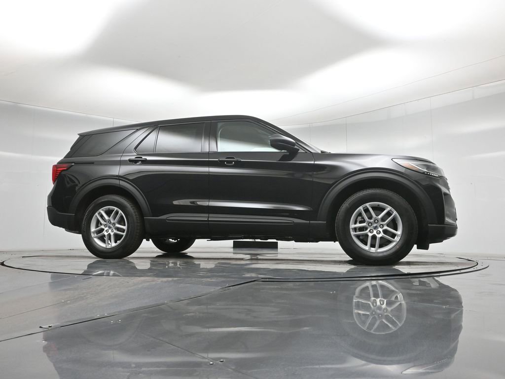 New 2026 Ford Explorer Active image 3