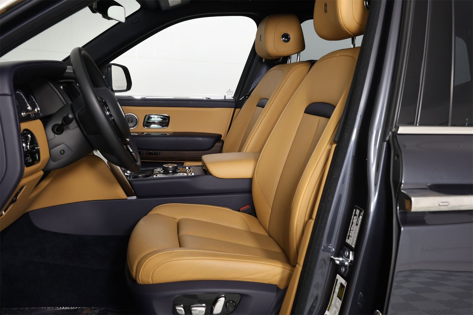 Certified 2024 Rolls-Royce Cullinan image 5