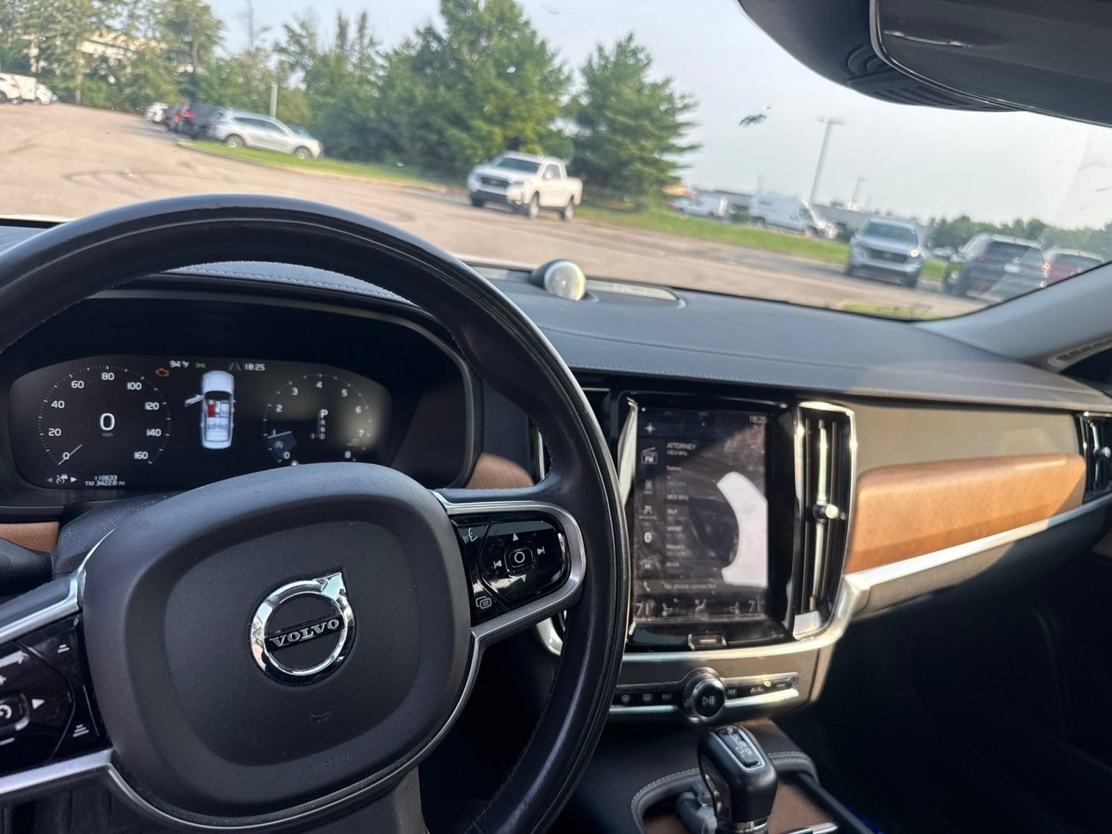 Used 2017 Volvo S90 T6 Inscription w/ Vision Package AWD/4WD image 3