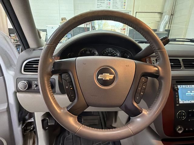 Used 2008 Chevrolet Suburban LTZ w/ LTZ Preferred Equipment Group AWD/4WD image 14