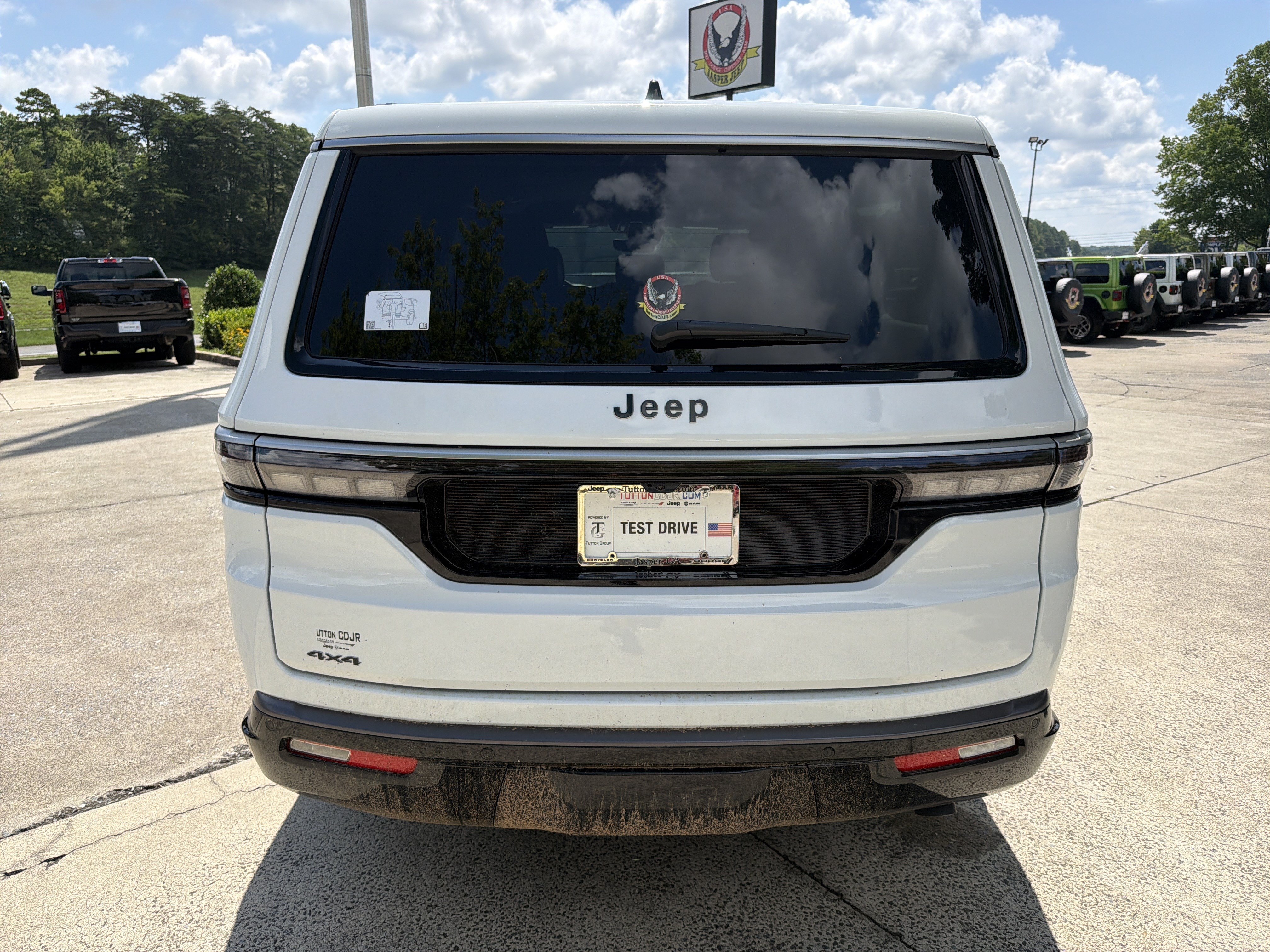 New 2026 Jeep Grand Wagoneer L 4WD w/ 8-Passenger Seating Package image 6