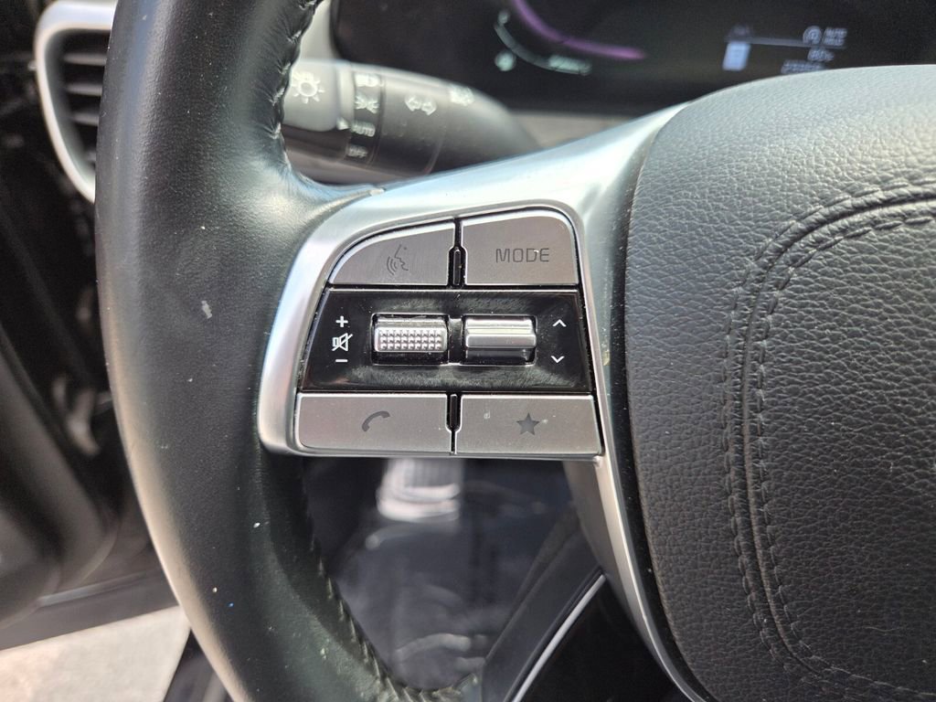 Used 2024 Kia Telluride EX w/ EX Captain's Chair Package FWD image 30