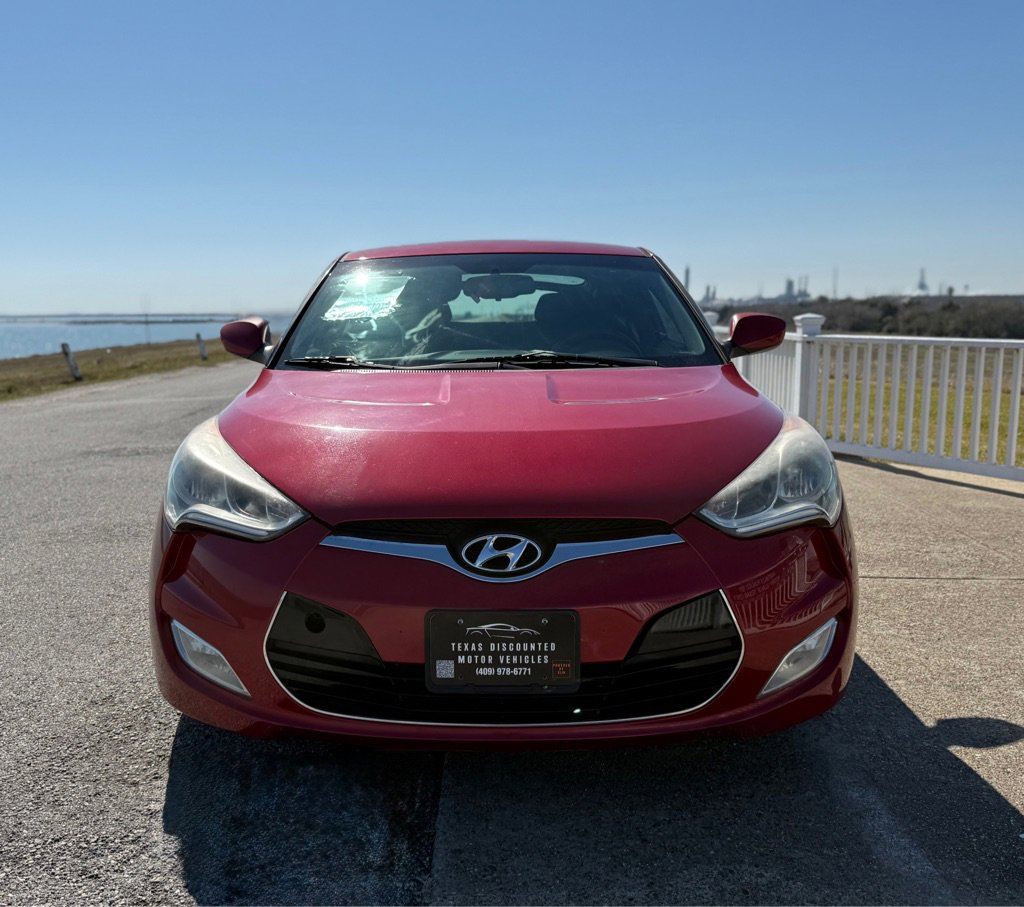 Used 2013 Hyundai Veloster RE:MIX Edition image 2