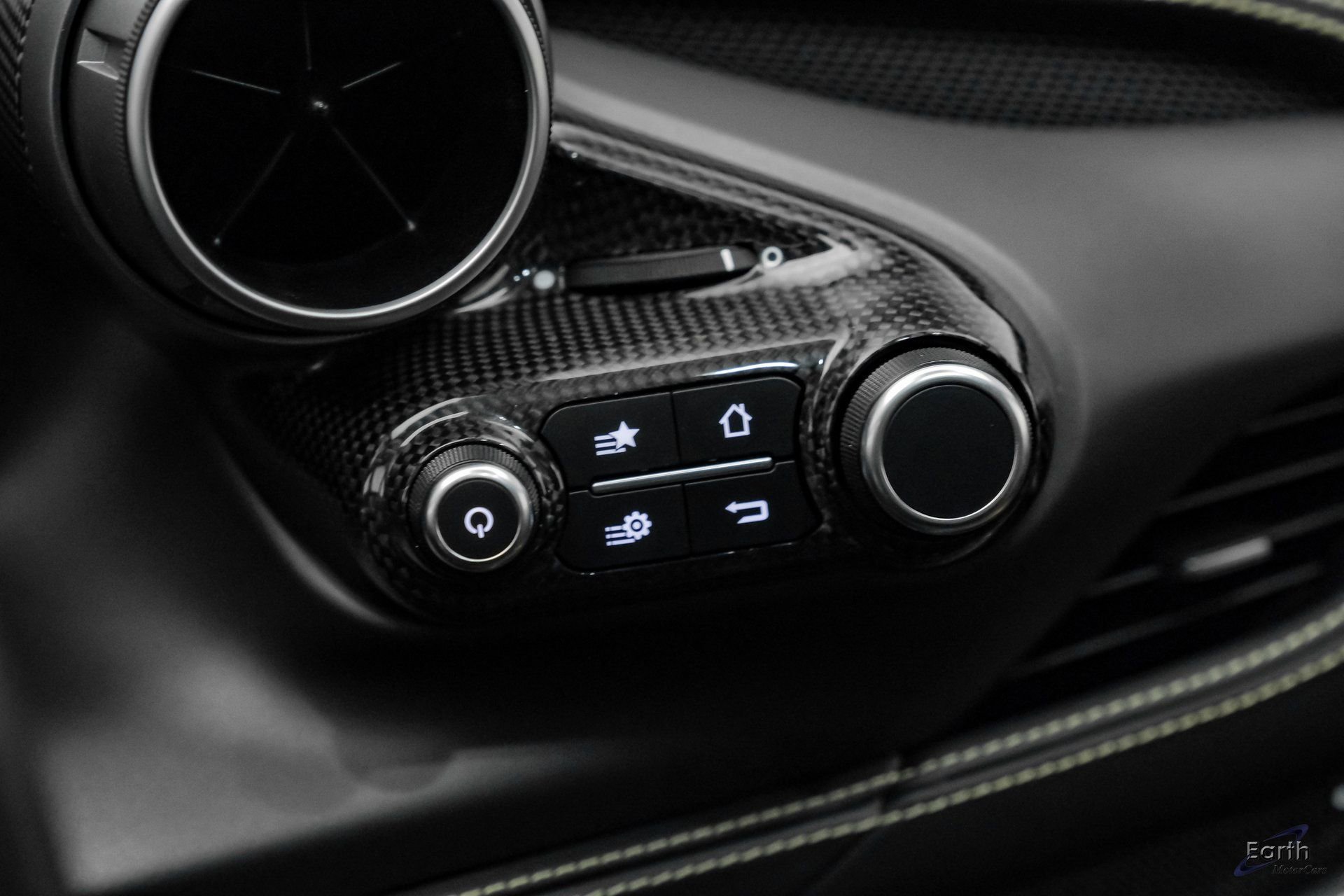 Used 2022 Ferrari F8 Tributo image 94