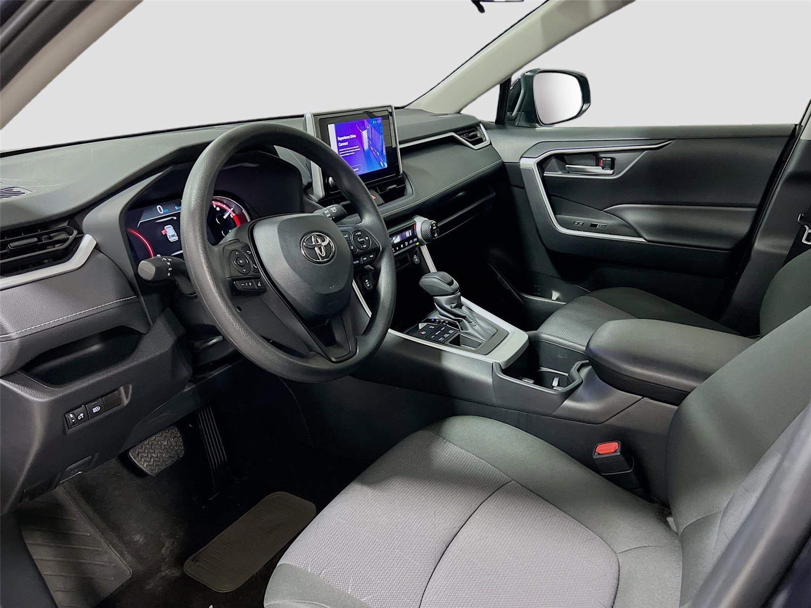 Used 2025 Toyota RAV4 XLE image 15