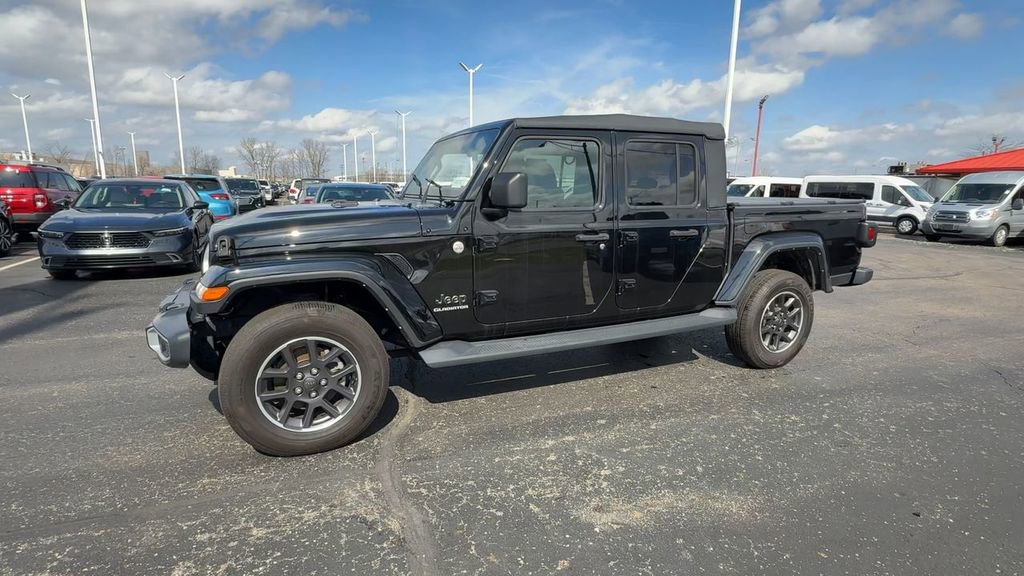Used 2022 Jeep Gladiator Overland w/ Cold Weather Group image 4