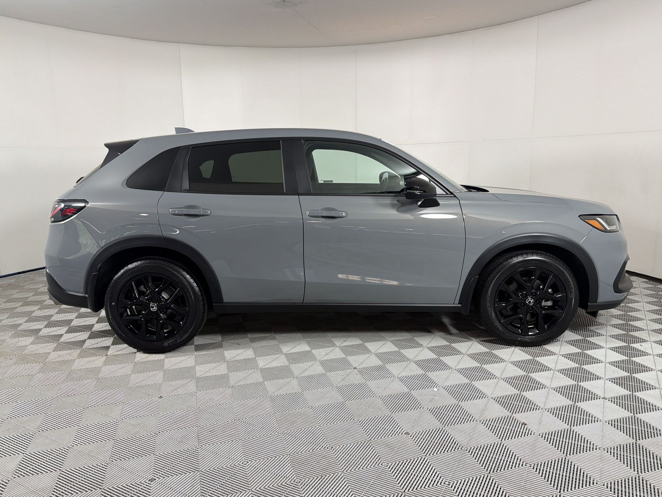 Used 2024 Honda HR-V Sport image 8