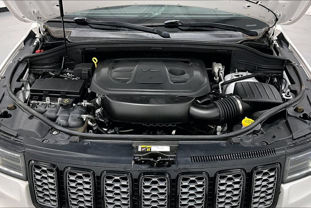 Used 2020 Jeep Grand Cherokee Altitude AWD/4WD image 11