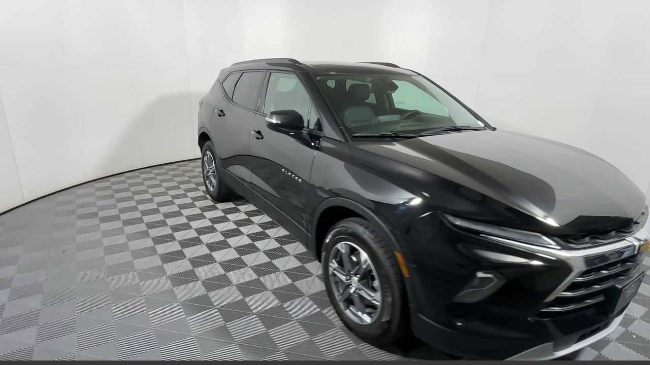 Certified 2024 Chevrolet Blazer LT image 2