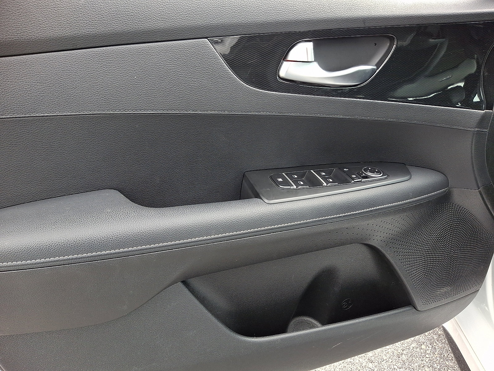Used 2022 Kia Forte GT-Line FWD image 12