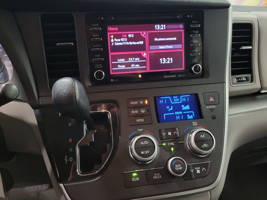 Used 2020 Toyota Sienna LE image 14