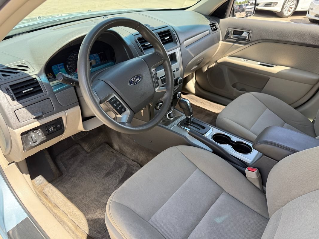 Used 2011 Ford Fusion Hybrid FWD image 19
