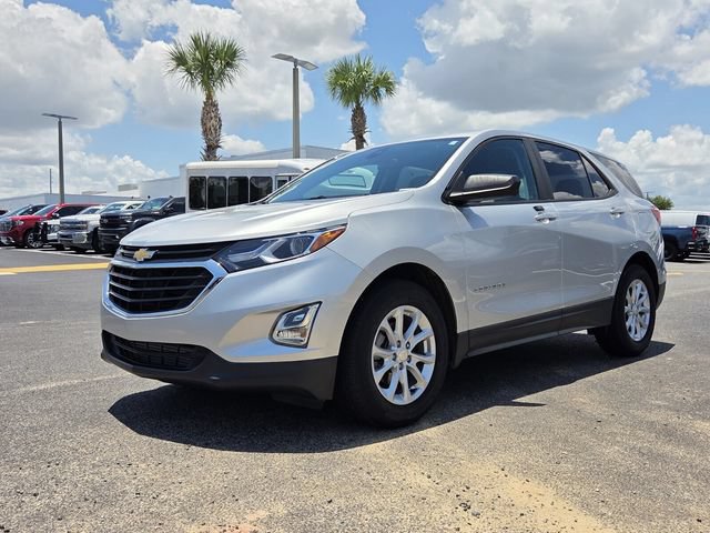 Certified 2021 Chevrolet Equinox LS w/ LS Convenience Package FWD image 2