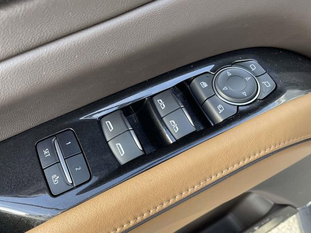 Used 2023 Cadillac Escalade Premium Luxury image 18