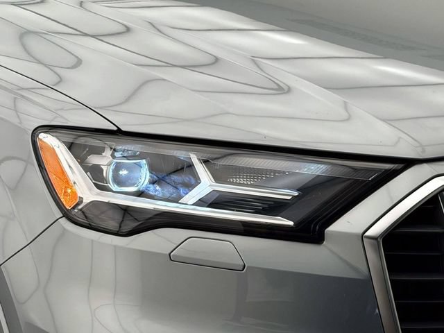 Certified 2023 Audi Q7 2.0T Premium w/ Convenience Package AWD/4WD image 9