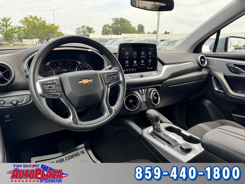 Used 2025 Chevrolet Blazer LT AWD/4WD image 31