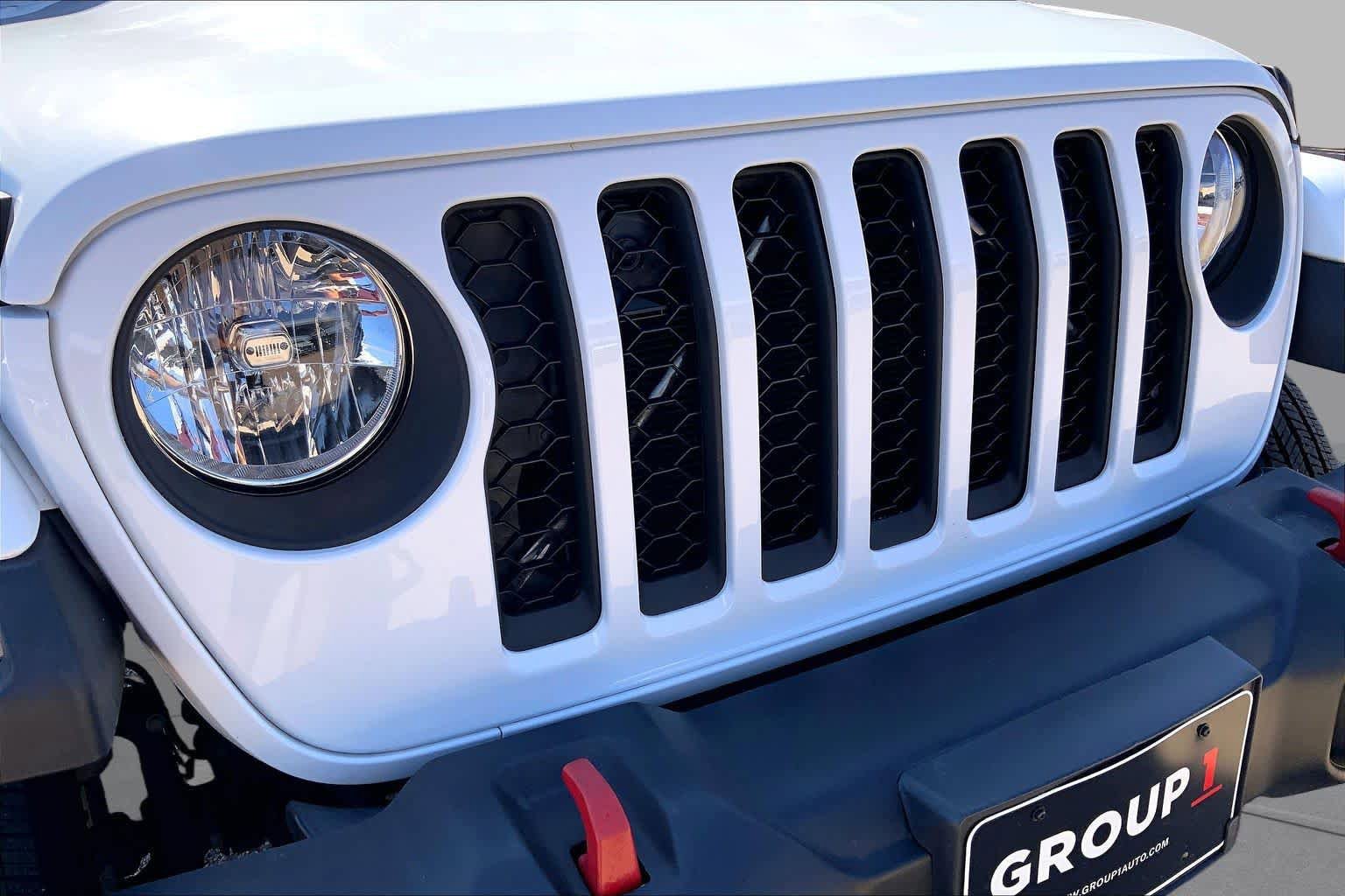 Used 2022 Jeep Gladiator Overland w/ Trailer Tow Package AWD/4WD image 59