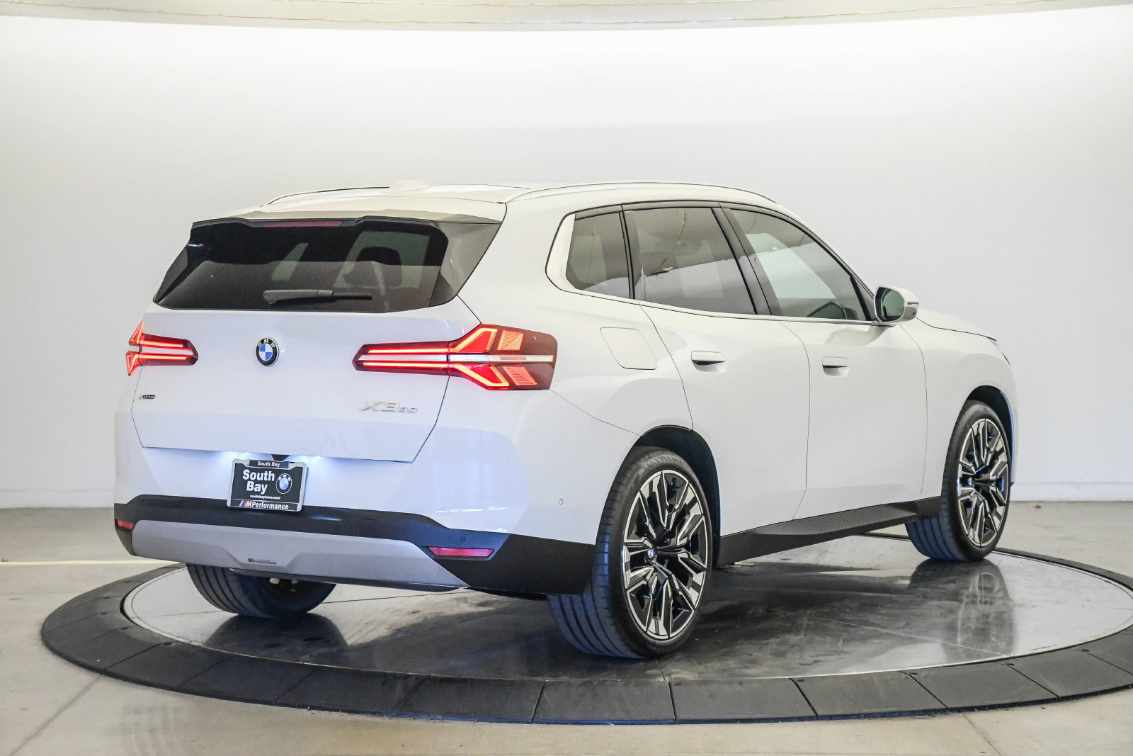 Used 2026 BMW X3 xDrive30i AWD/4WD image 4