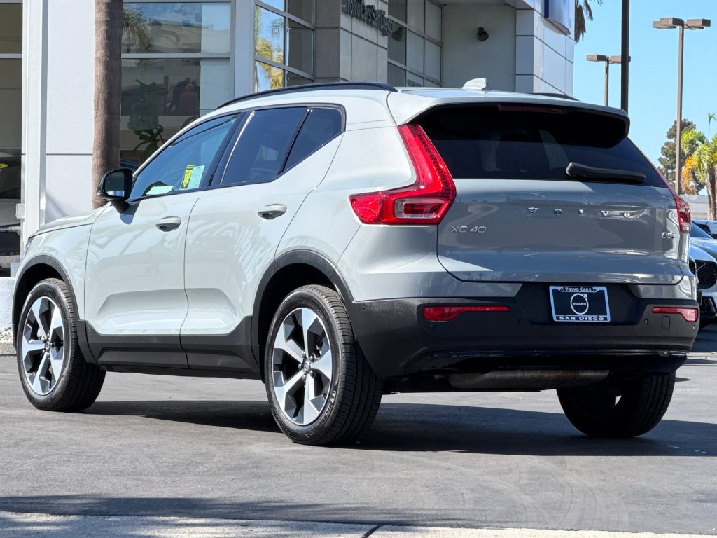 Certified 2026 Volvo XC40 B5 Plus AWD/4WD image 3