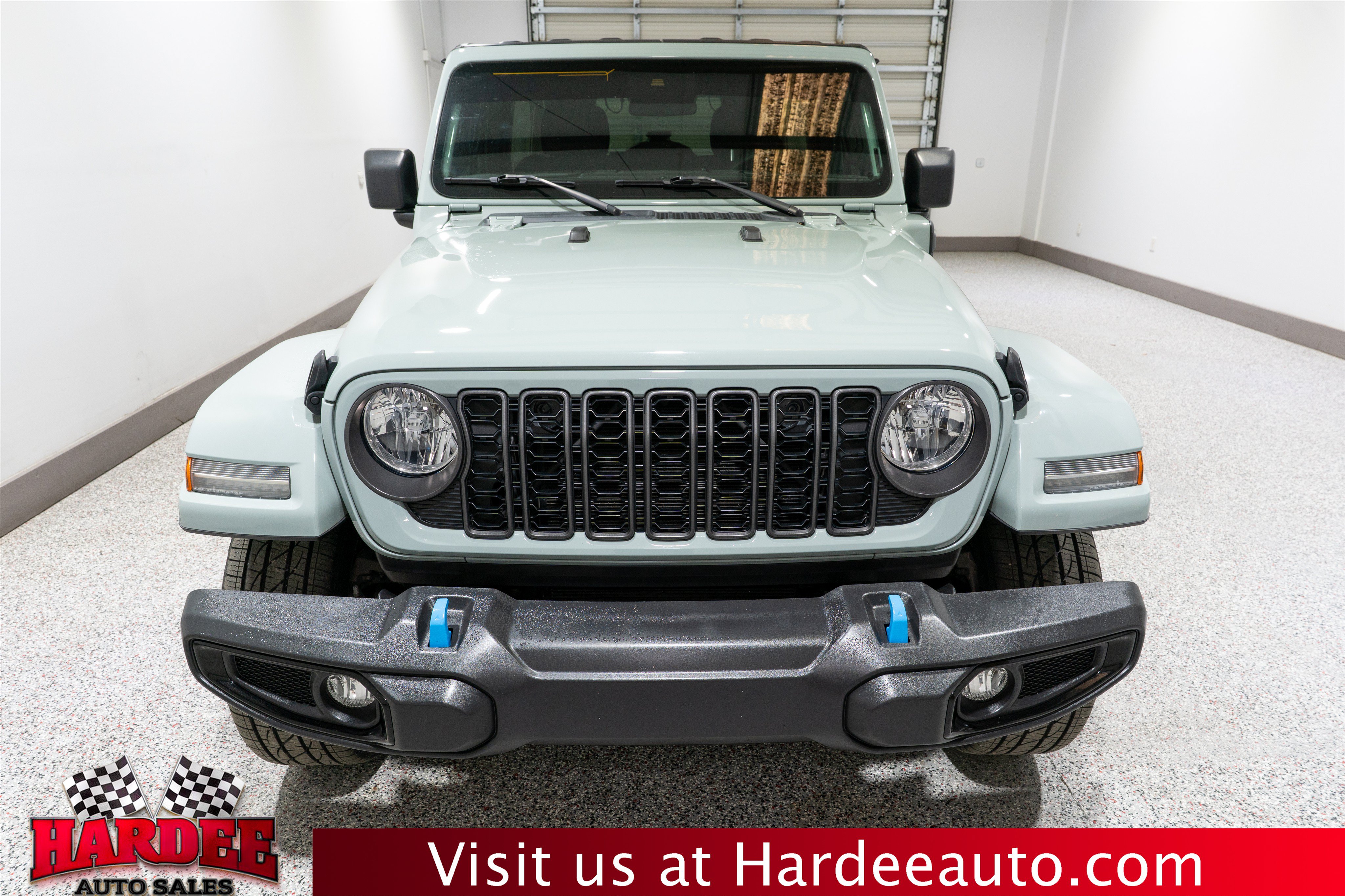 Used 2024 Jeep Wrangler Unlimited w/ Convenience Group AWD/4WD image 7