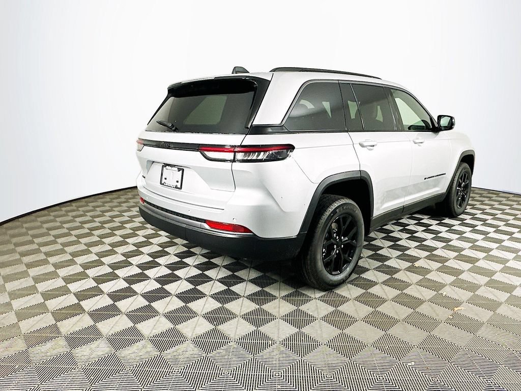 New 2026 Jeep Grand Cherokee Altitude AWD/4WD image 10