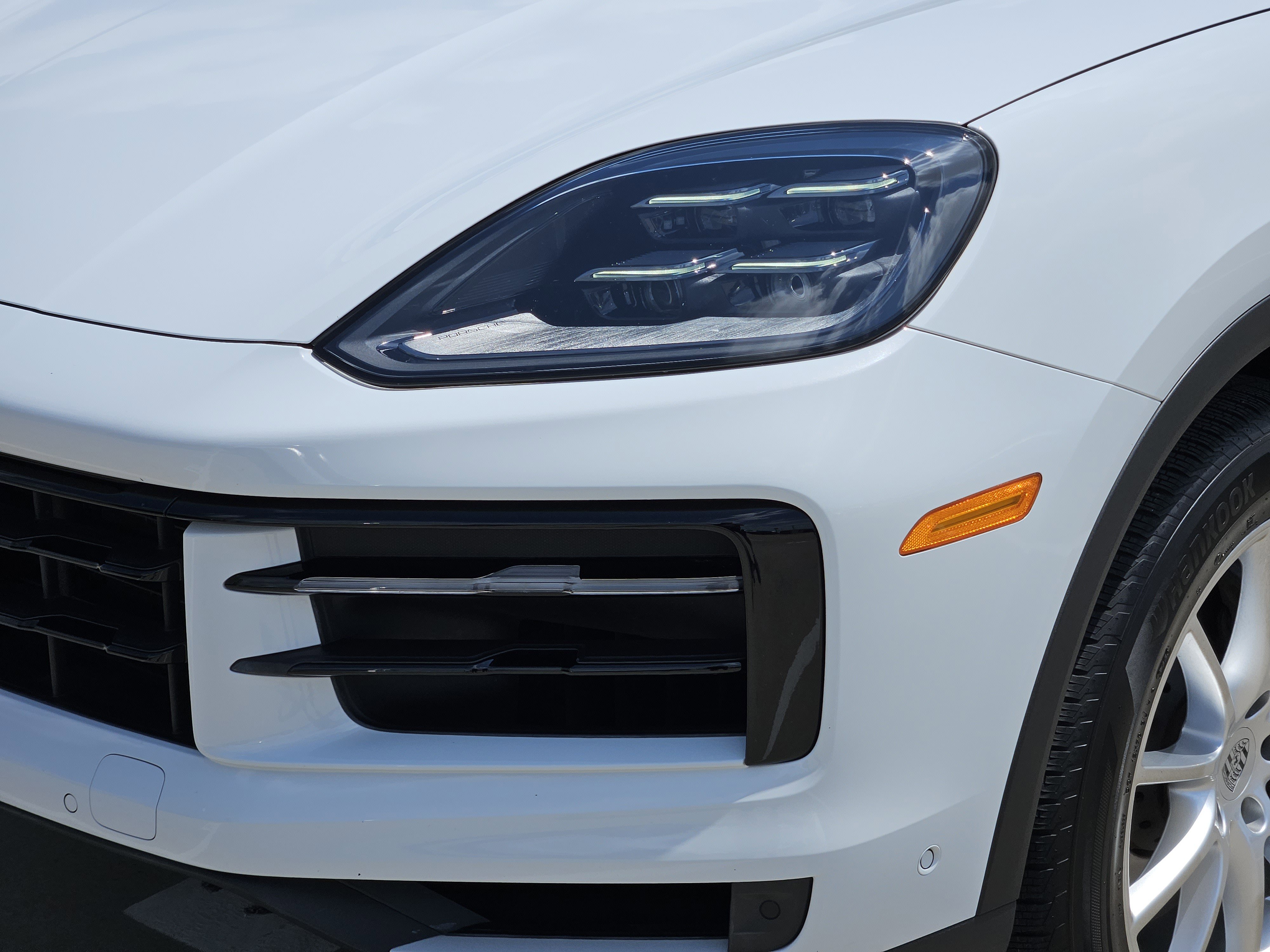 Certified 2024 Porsche Cayenne AWD/4WD image 12