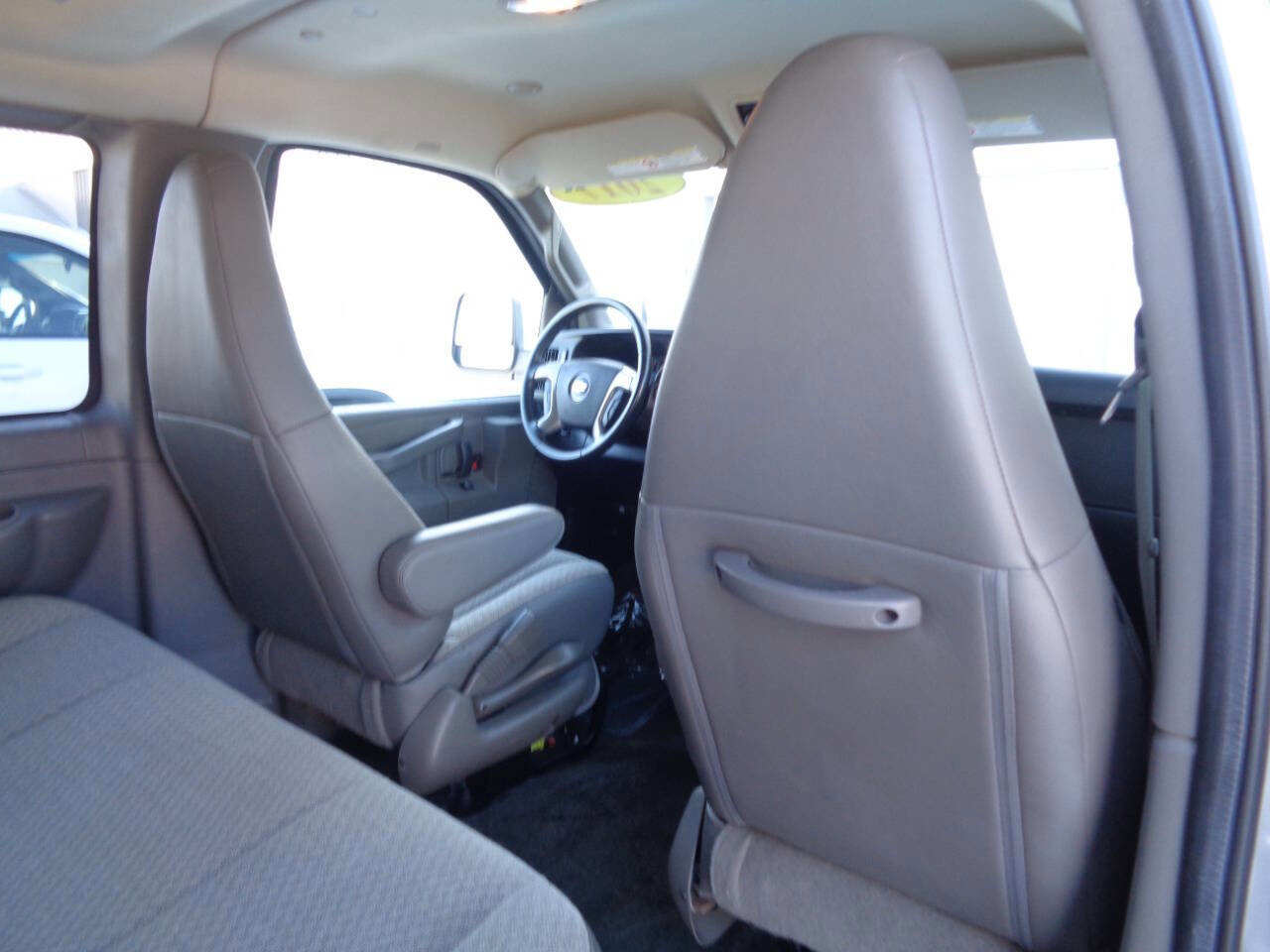 Used 2017 Chevrolet Express 3500 LT w/ LT Preferred Equipment Group image 70